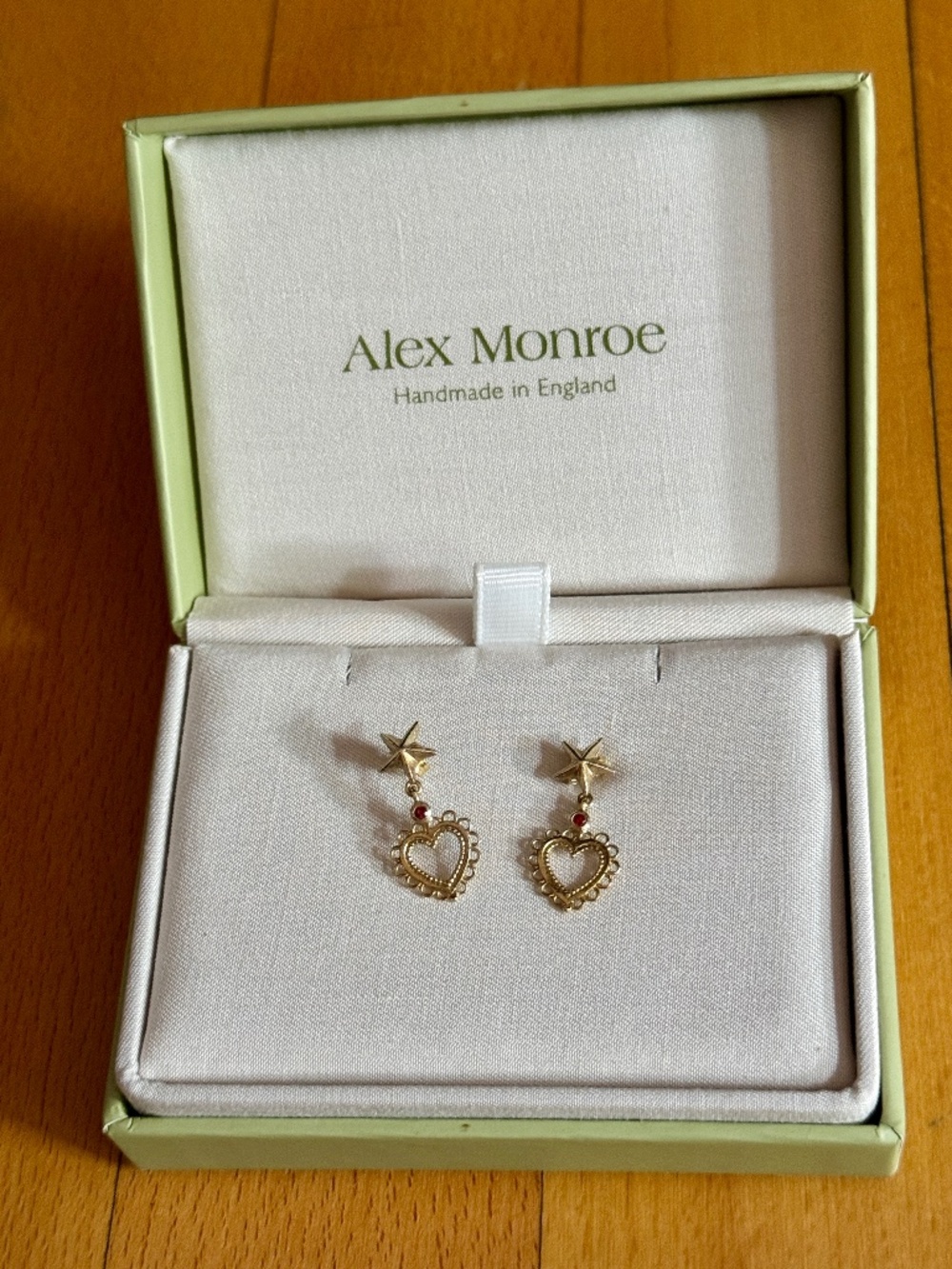 Alex Monroe Heart stud earrings gold-plated